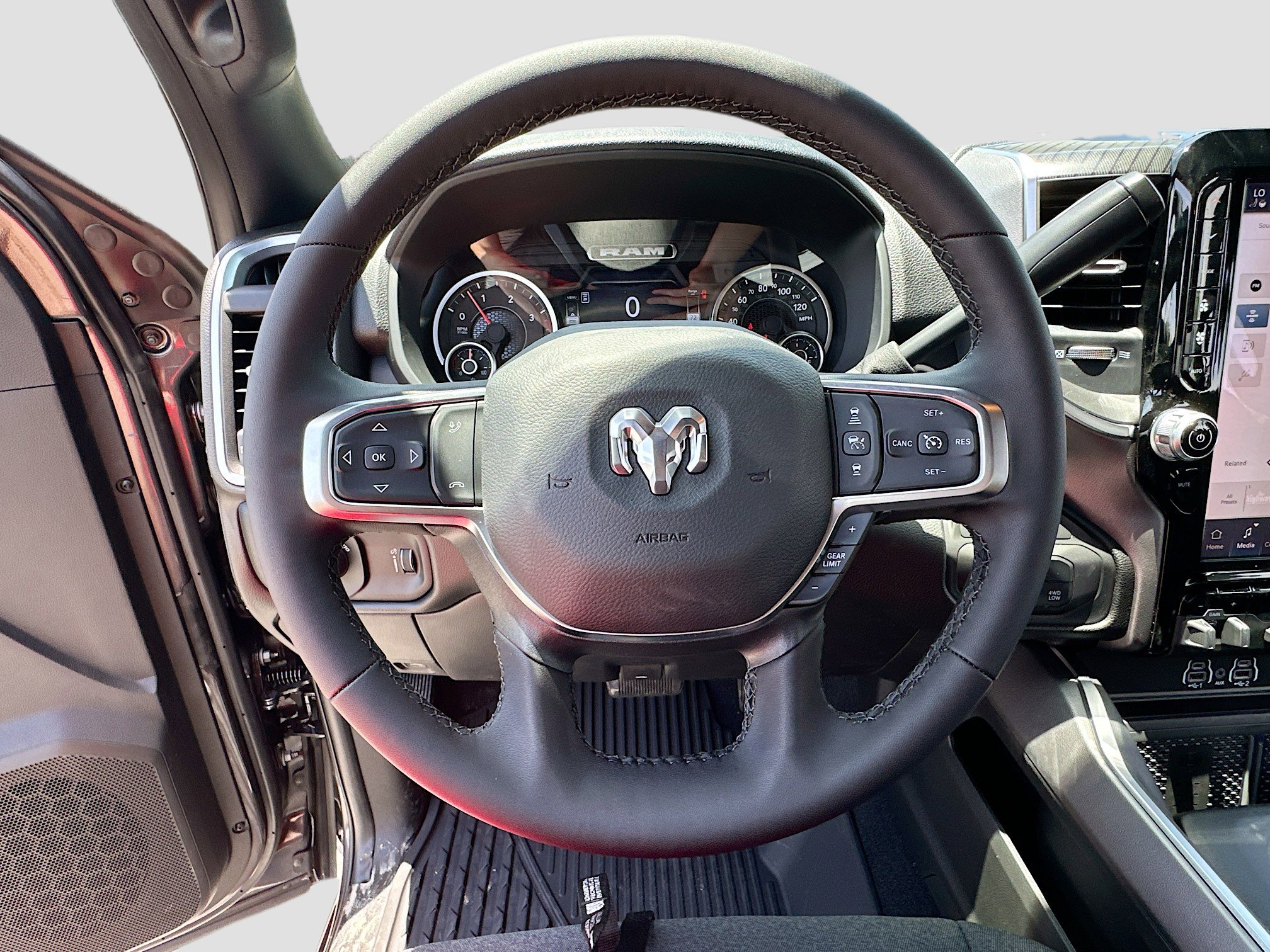 2025 Ram 3500 Big Horn photo 7
