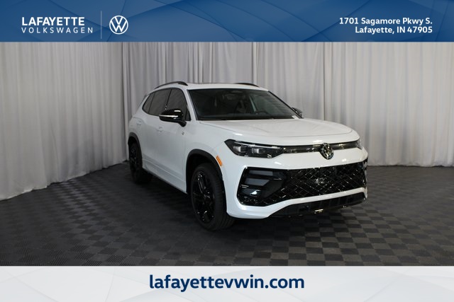 2025 Volkswagen Tiguan SE R-LINE BLACK's photo