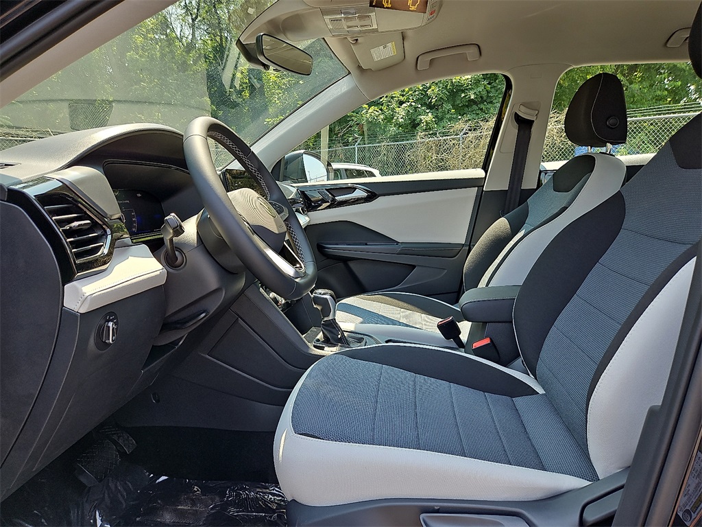 2025 Volkswagen Taos S photo 6
