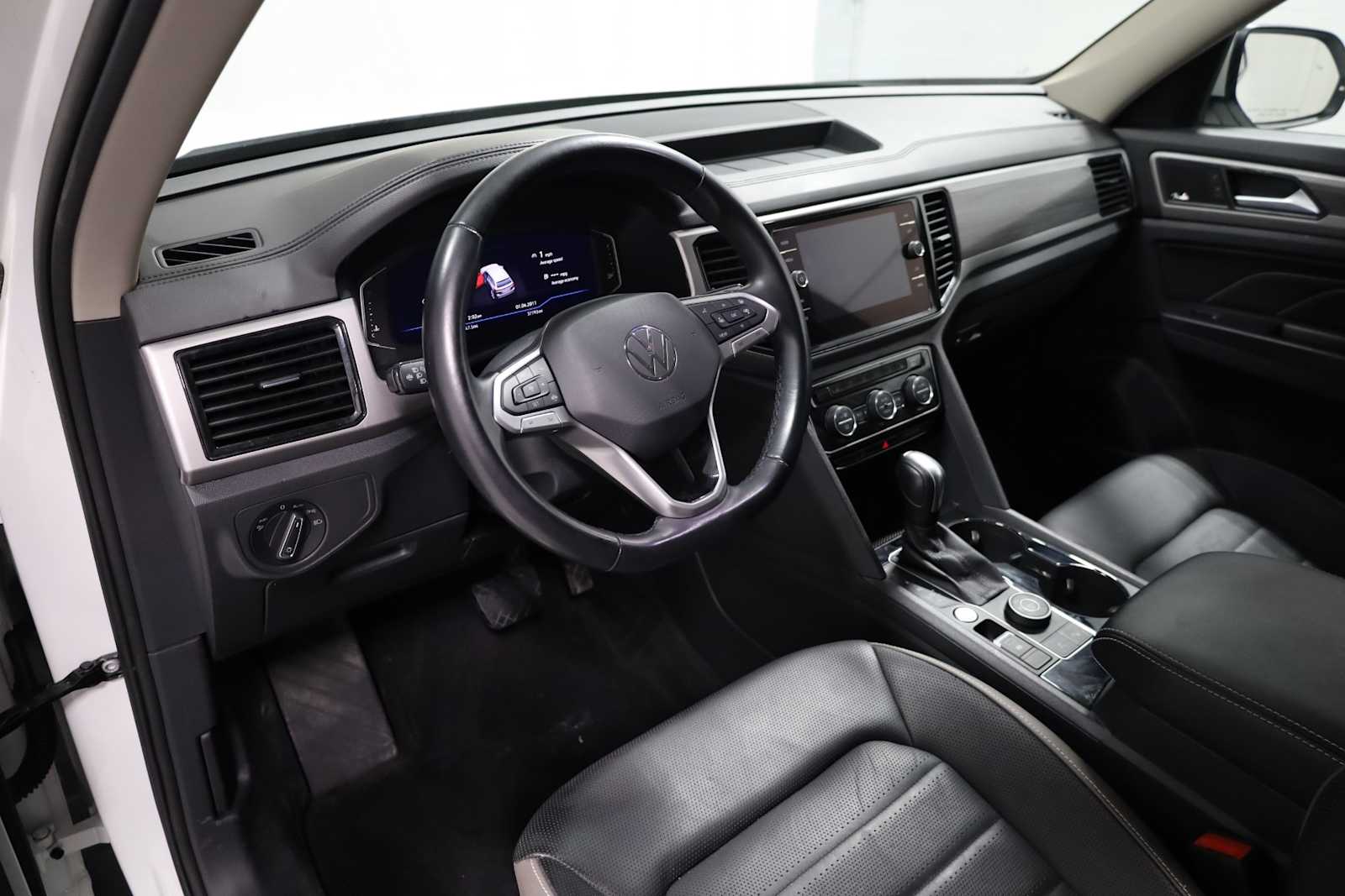 2021 Volkswagen Atlas V6 SEL Premium photo 3