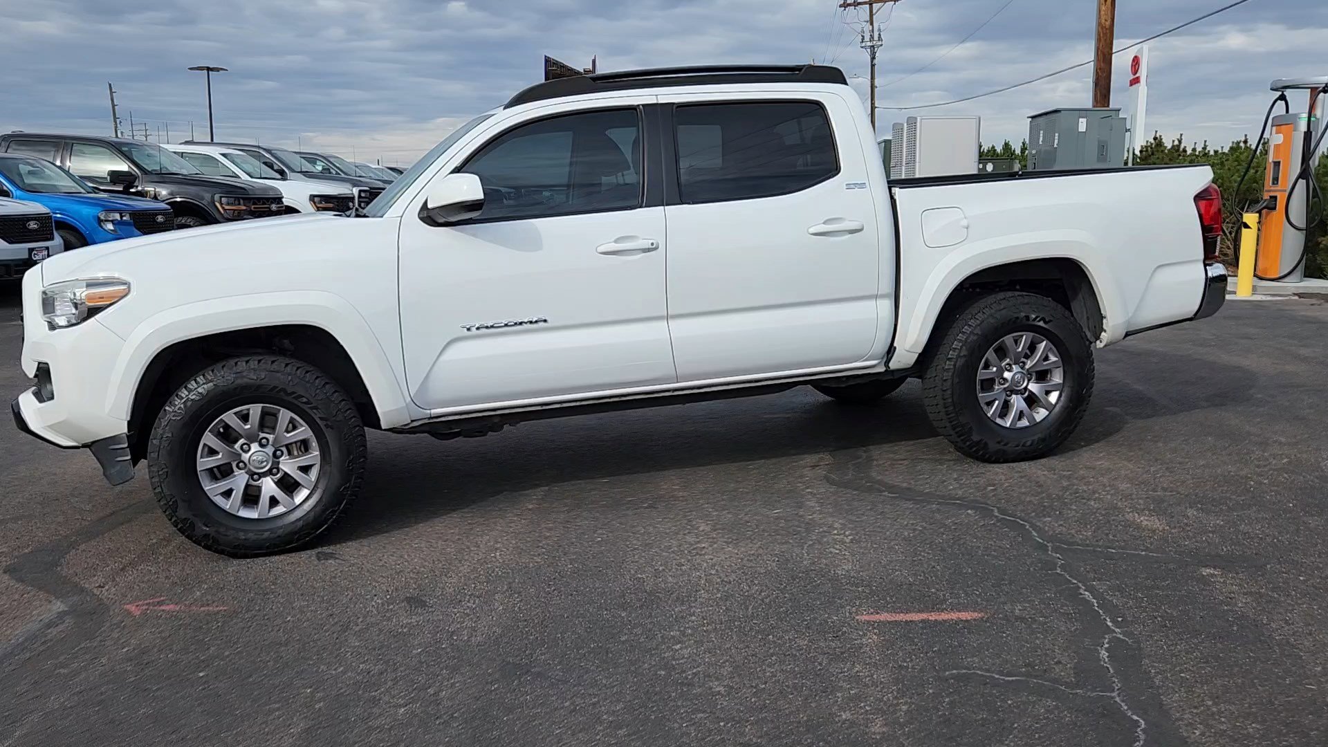2018 Toyota Tacoma SR photo 2