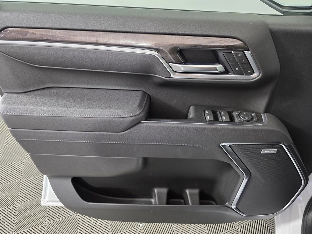 2025 Chevrolet Silverado 1500 LTZ photo 11