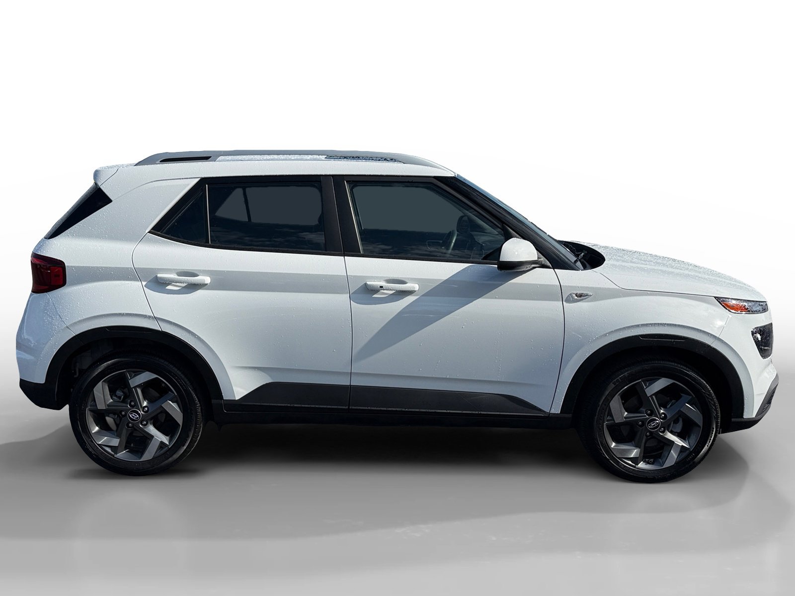 2024 Hyundai Venue SEL photo 5