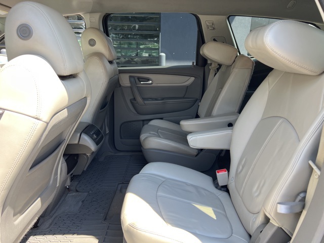 2016 Chevrolet Traverse 2LT photo 13