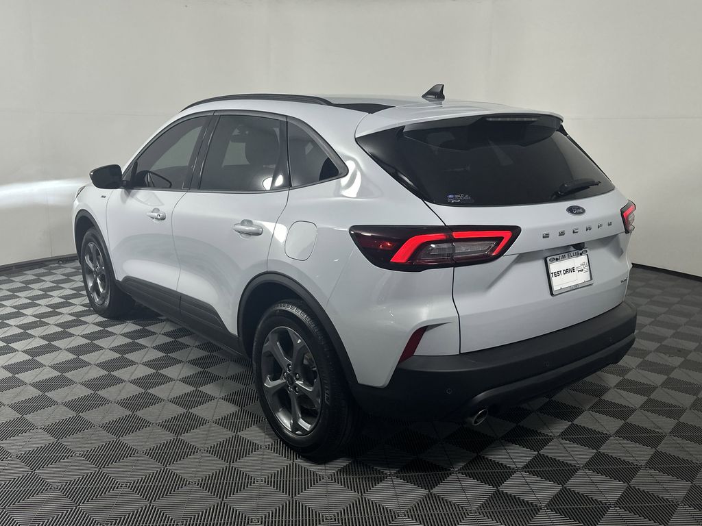 2025 Ford Escape ST-Line photo 5