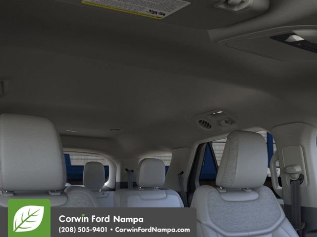 2025 Ford Explorer photo 14