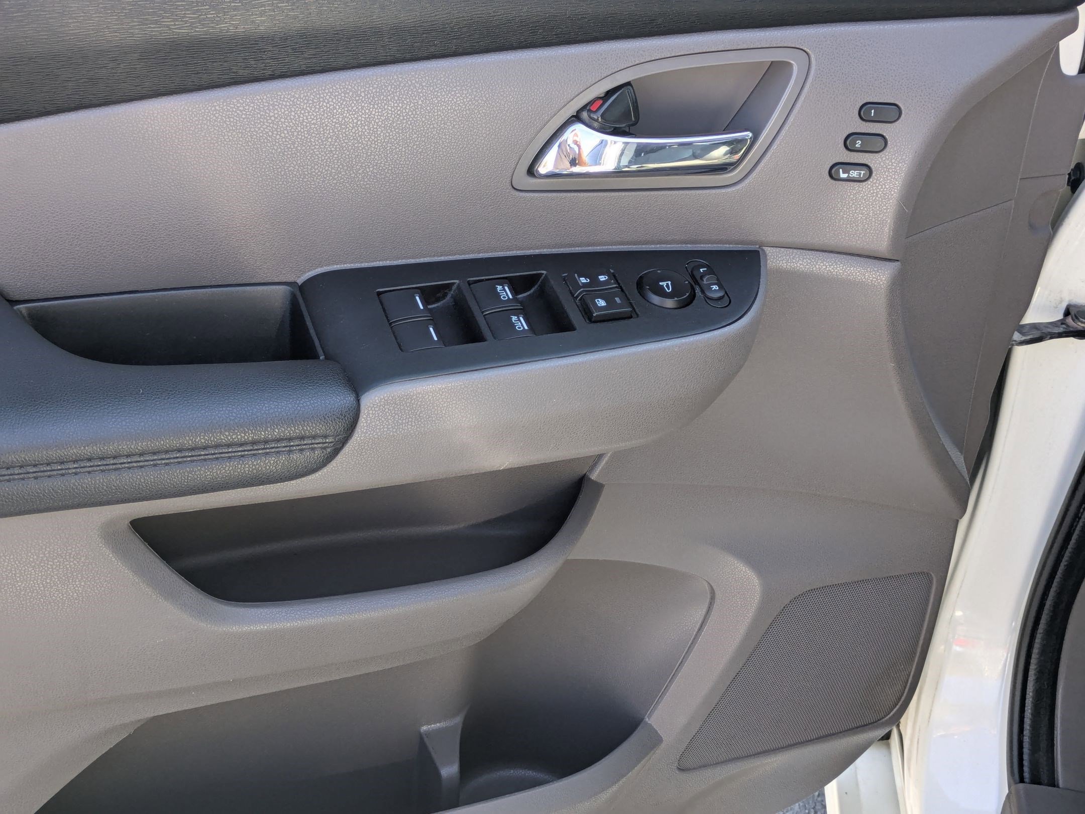 2016 Honda Odyssey Touring photo 11