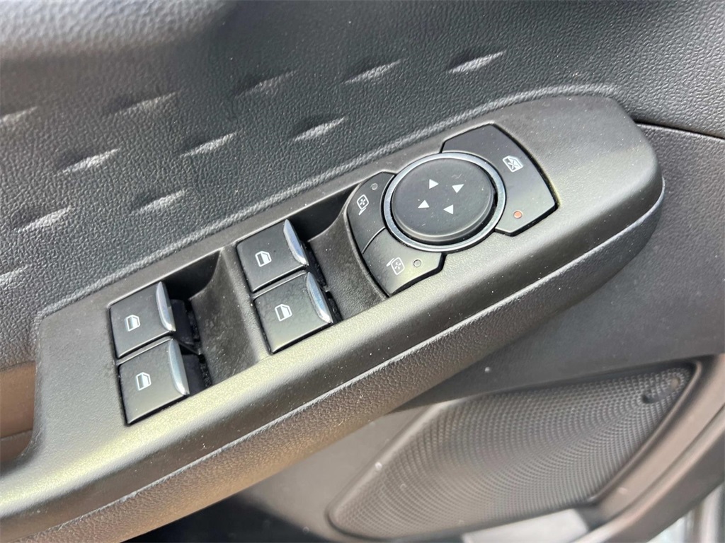 2020 Ford Escape SEL photo 11
