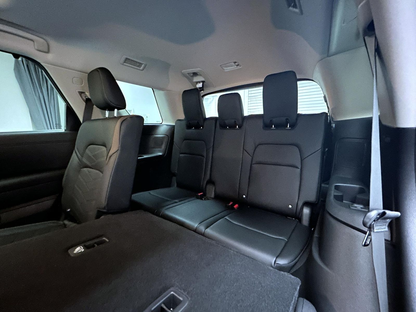 2025 Nissan Pathfinder Platinum photo 12