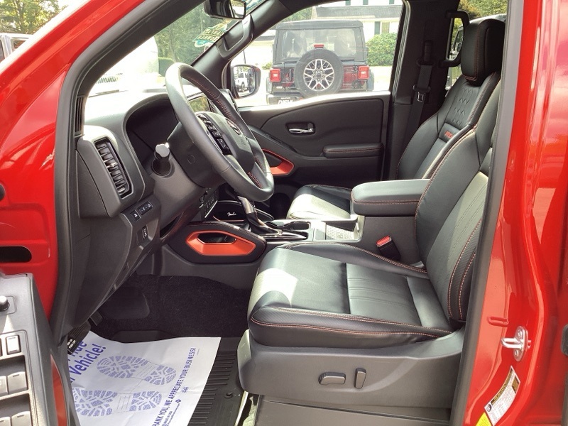 2024 Nissan Frontier PRO-4X Crew Cab photo 19