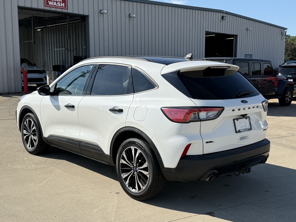 2022 Ford Escape SEL photo 2
