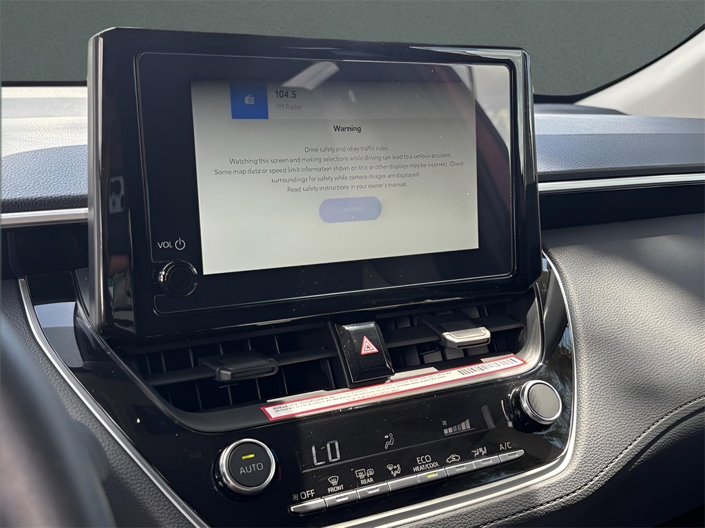 2024 Toyota Corolla Cross LE photo 16