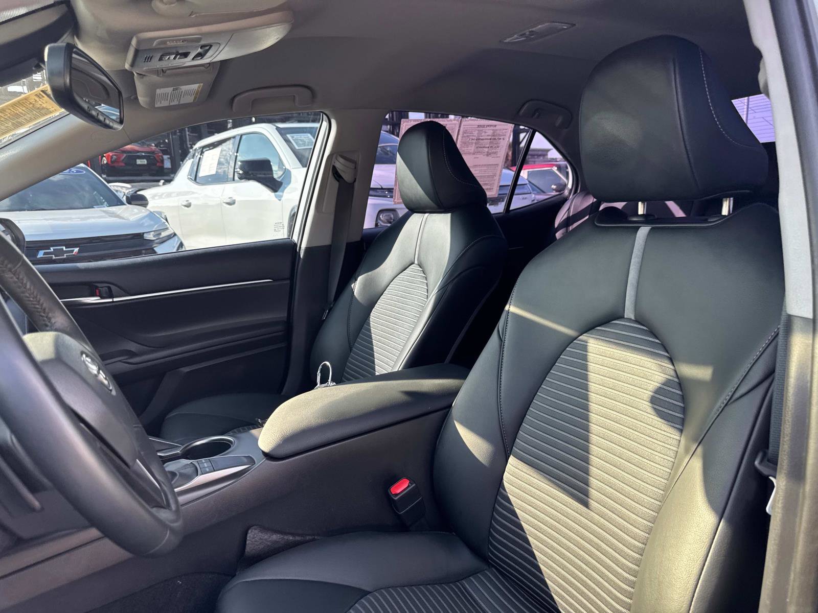 2022 Toyota Camry SE photo 14