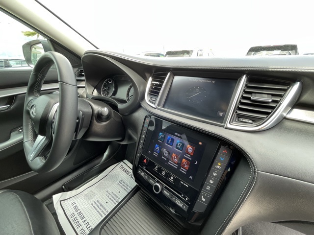 2022 Infiniti QX50 Luxe photo 9