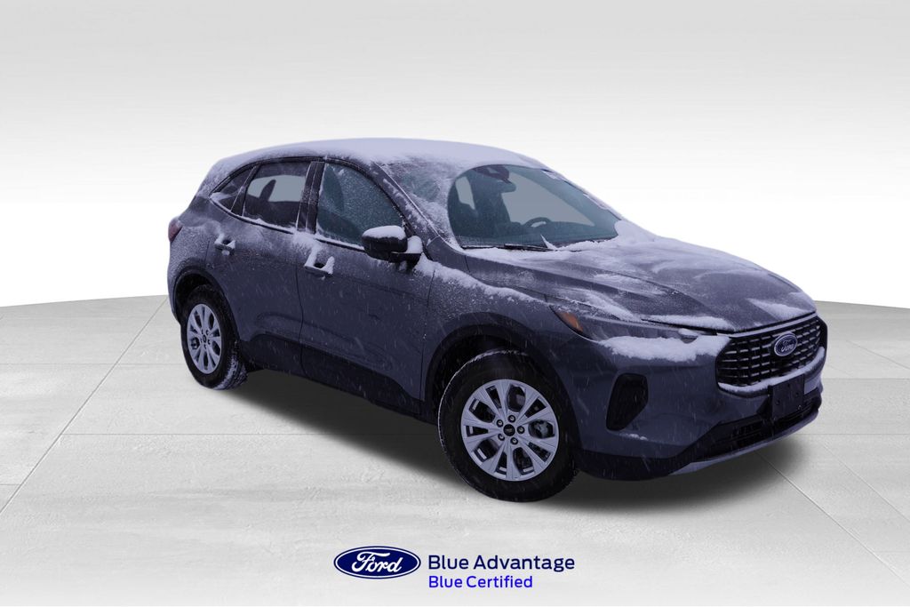 2025 Ford Escape Active's photo