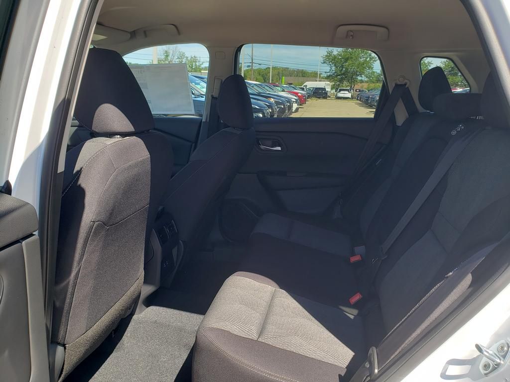 2026 Nissan Rogue SV photo 8