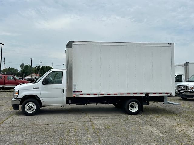 2024 Ford E-450 Cutaway photo 4