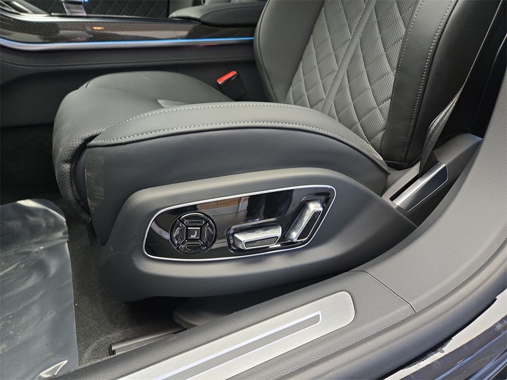 2025 Audi S8 4.0T photo 4