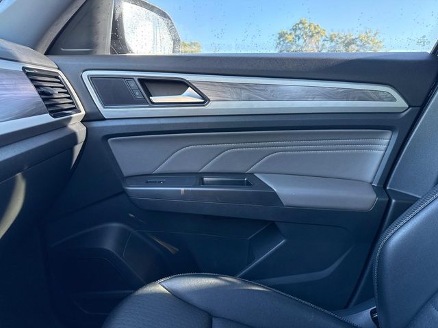 2022 Volkswagen Atlas Cross Sport SE Technology photo 22