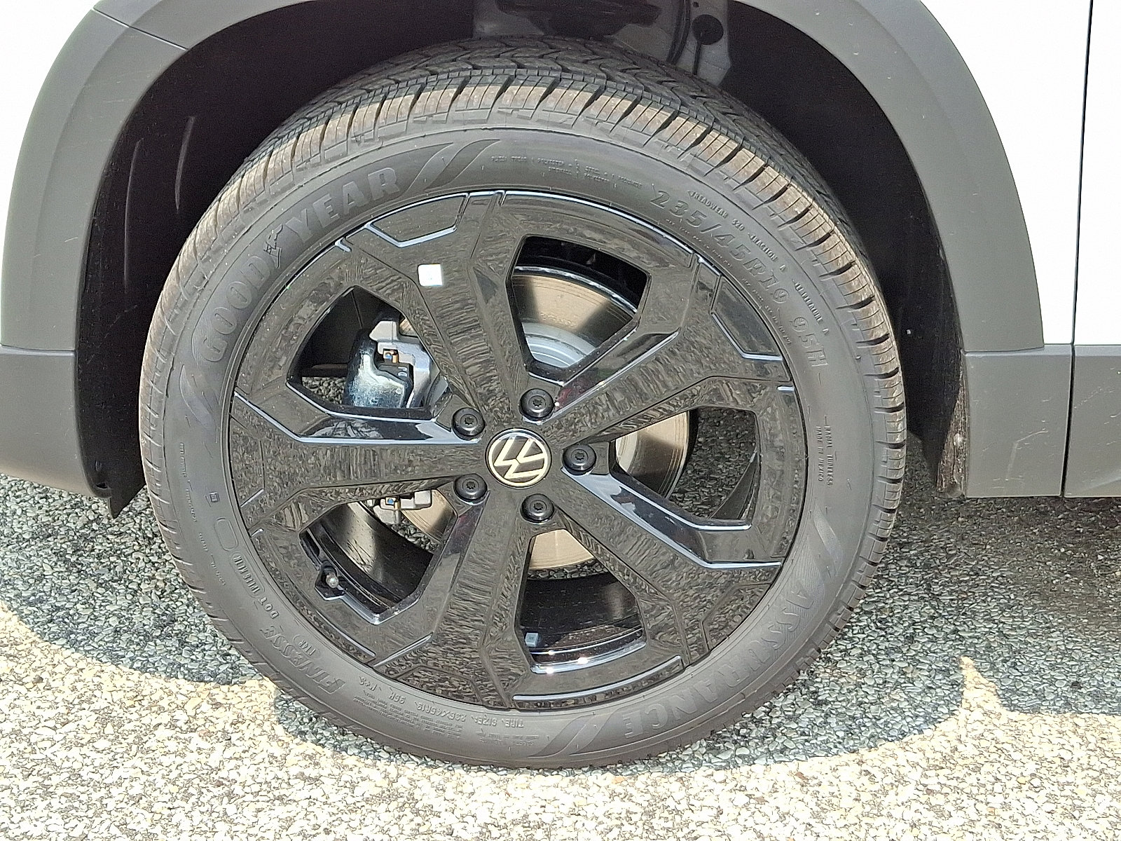 2025 Volkswagen Taos SEL photo 3