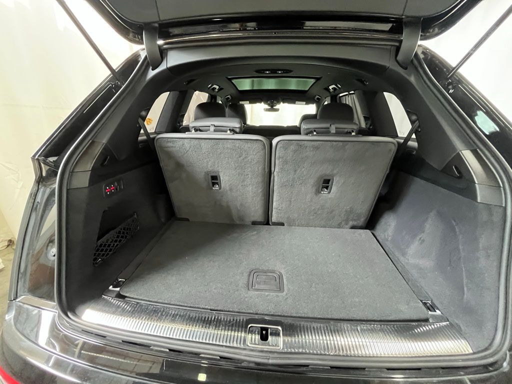 2025 Audi Q7 55 Premium Plus photo 27