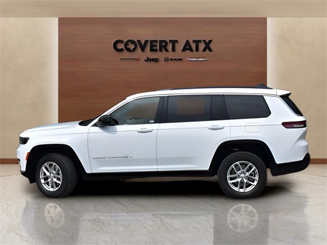 2025 Jeep Grand Cherokee Laredo X photo 2