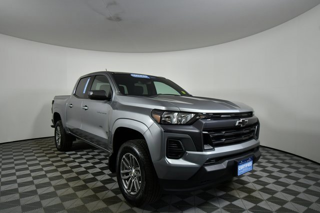 2024 Chevrolet Colorado LT photo 7