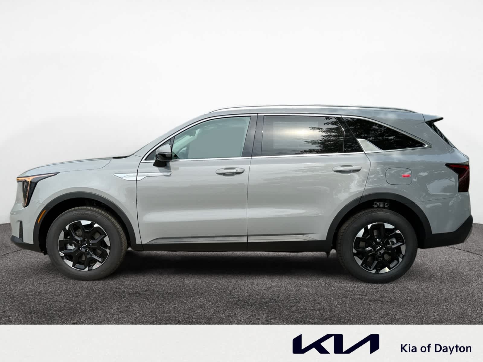 2025 Kia Sorento S photo 2