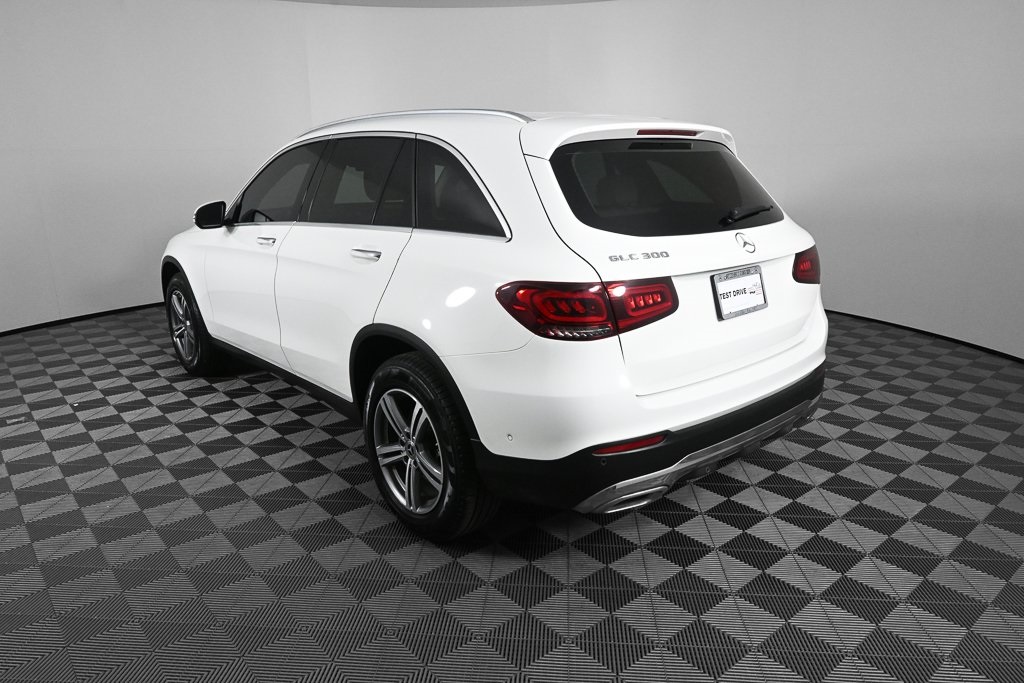 2022 Mercedes Benz GLC 300 photo 4