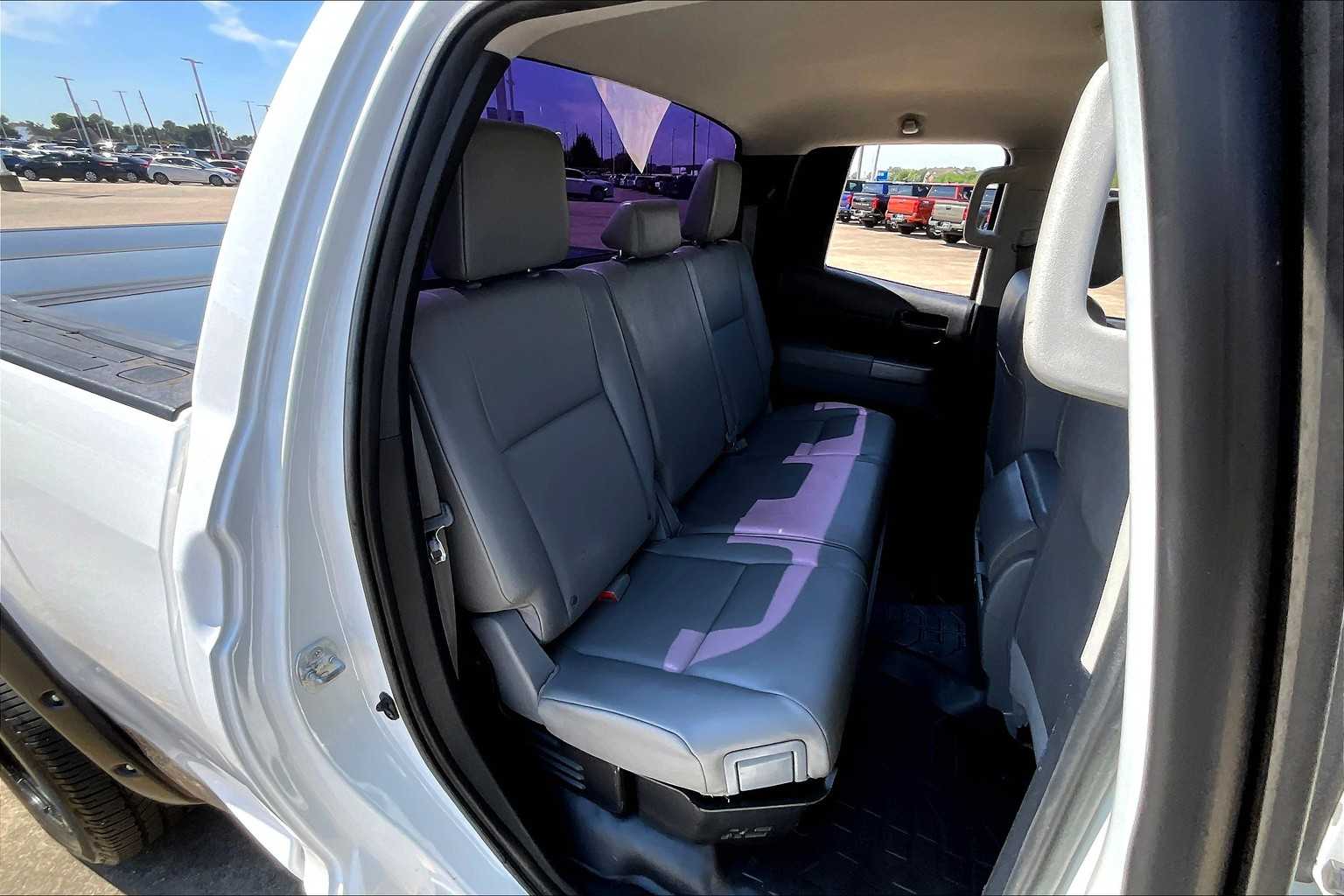2013 Toyota Tundra Double Cab photo 18
