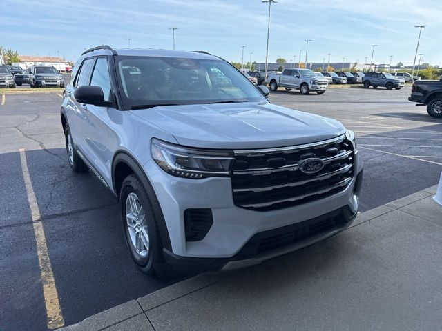 2025 Ford Explorer photo 18