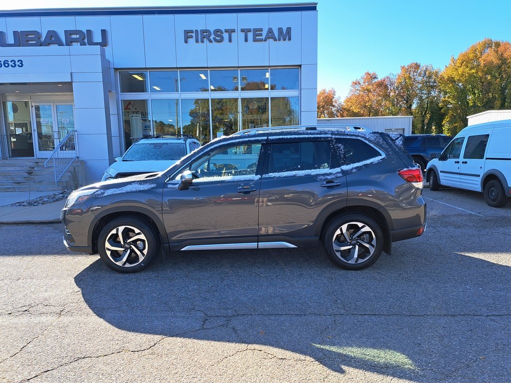 2024 Subaru Forester Touring photo 2