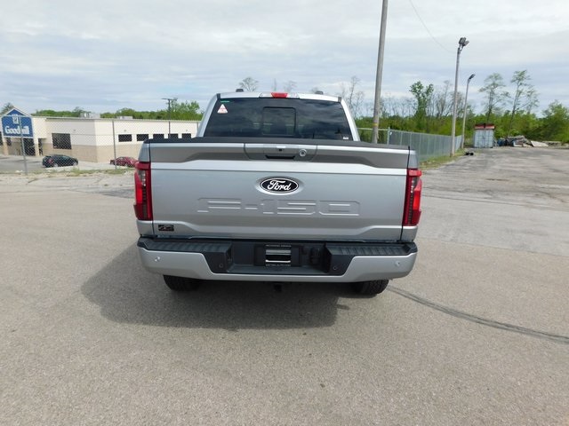 2025 Ford F-150 XLT photo 4