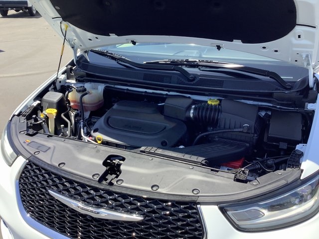 2022 Chrysler Pacifica Touring L photo 42