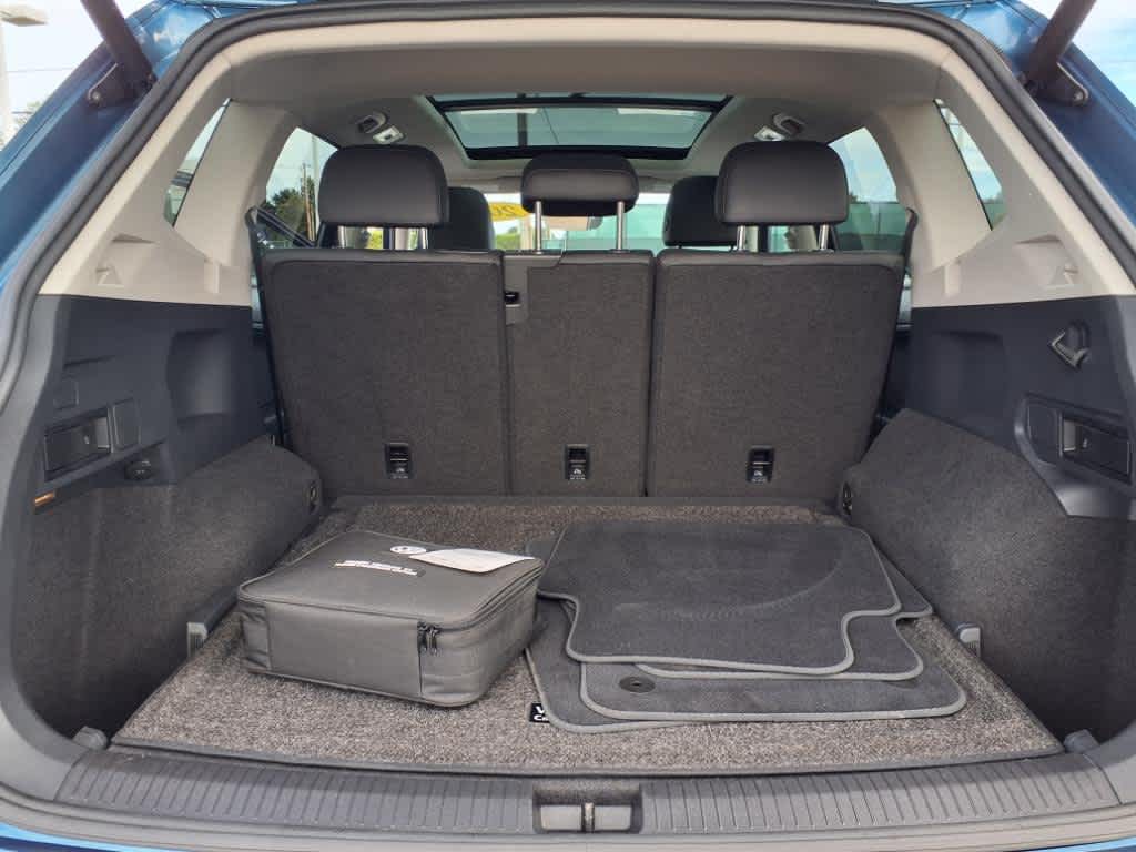 2019 Volkswagen Tiguan SEL Premium R-Line photo 12