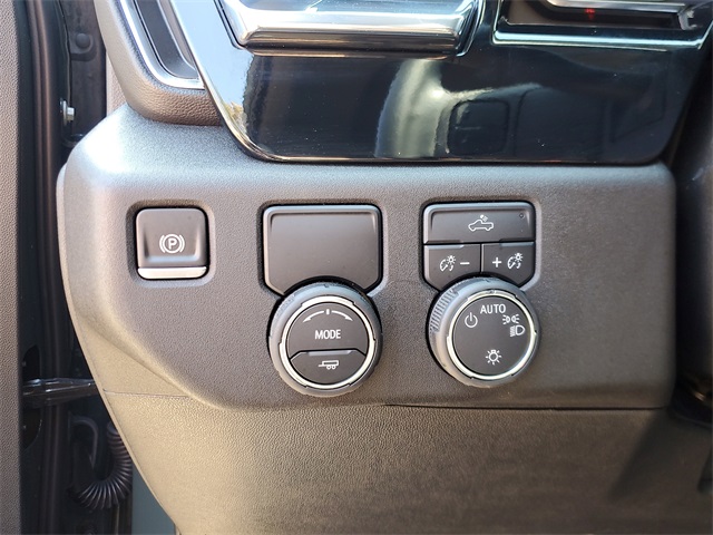2025 Chevrolet Silverado 1500 LT photo 18