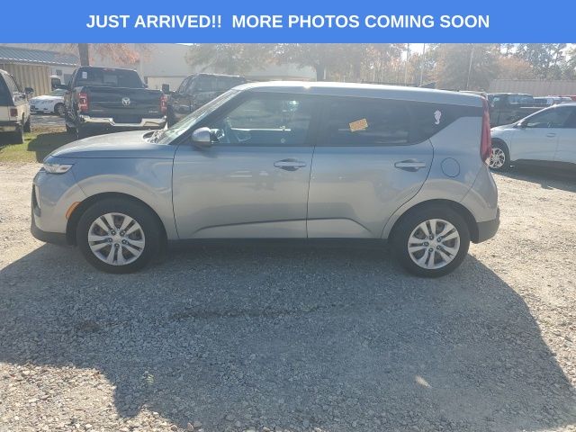 2022 Kia Soul LX photo 2