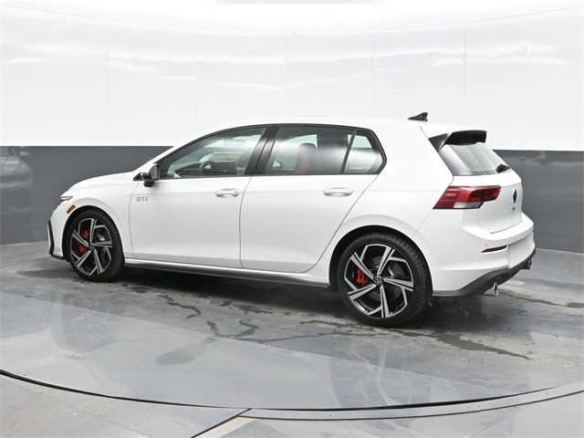 2025 Volkswagen Golf GTI SE photo 2
