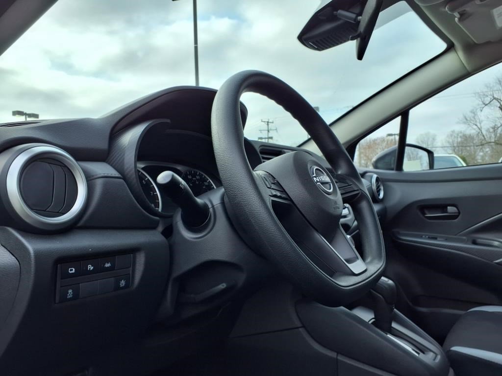 2025 Nissan Versa S photo 3