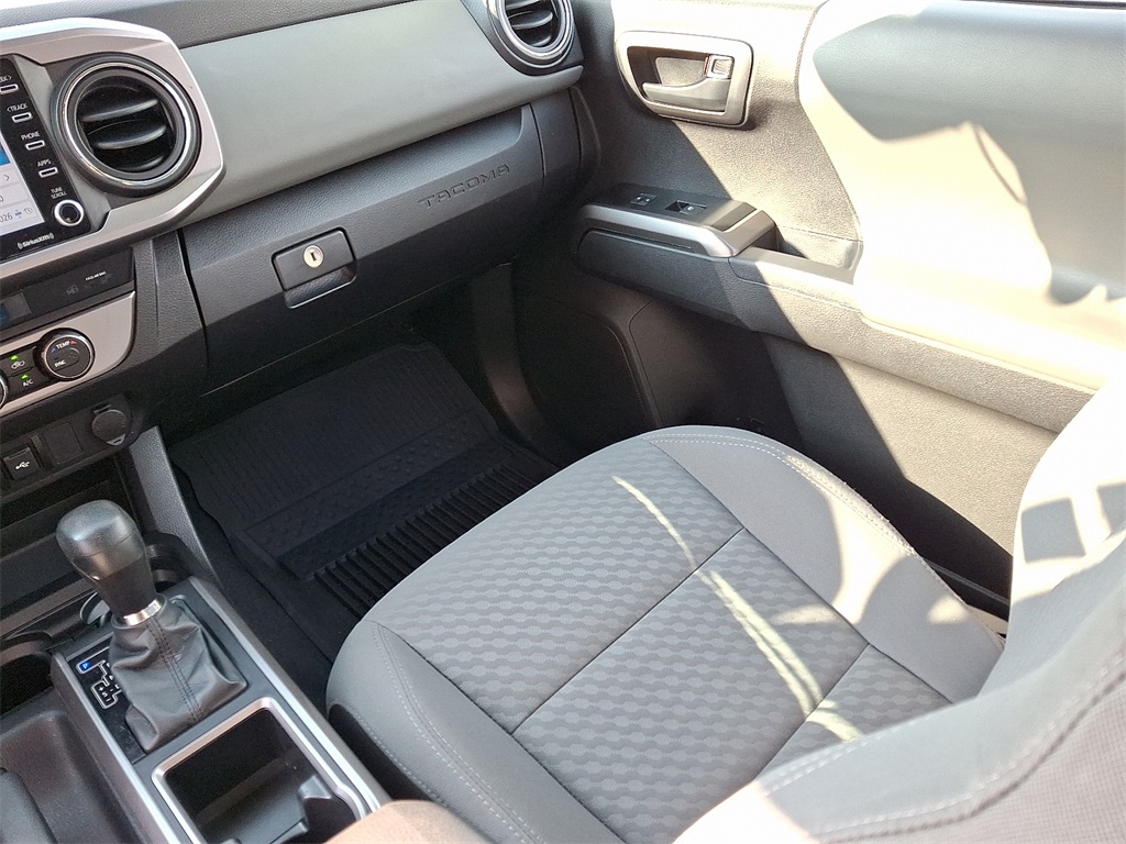 2022 Toyota Tacoma SR5 4x4 Access Cab photo 16