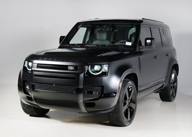 2024 Land Rover Defender X's photo