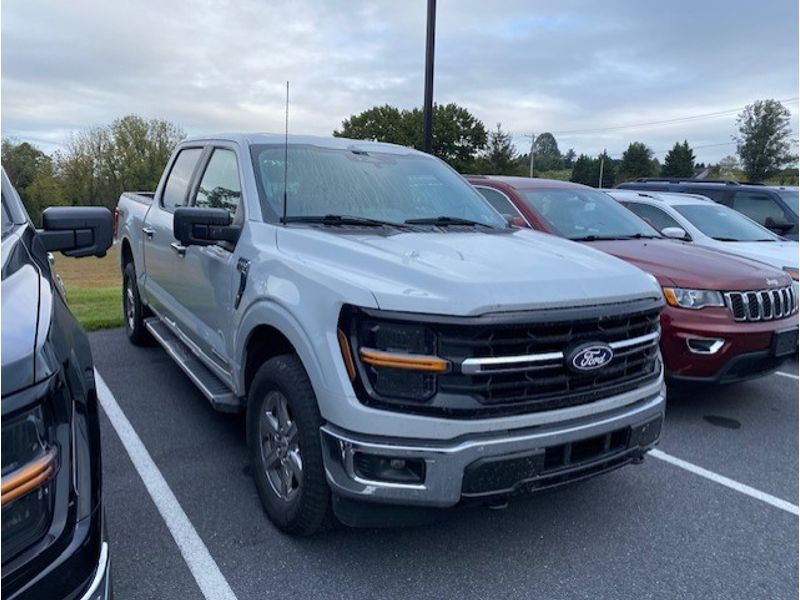 2024 Ford F-150 XLT photo 2