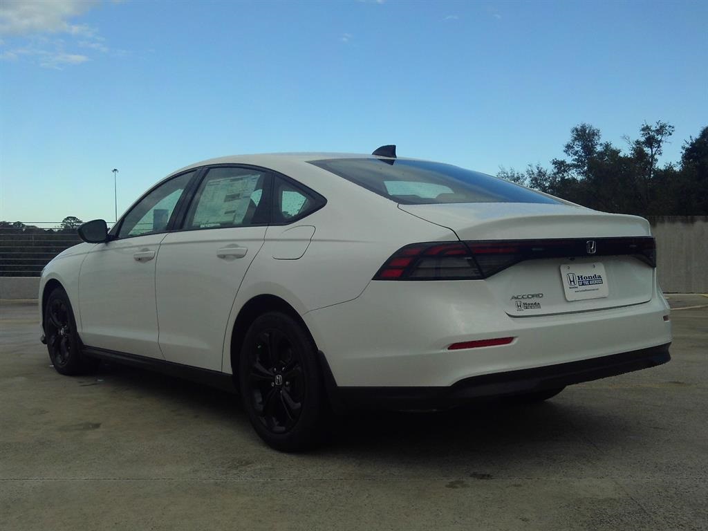 2025 Honda Accord SE photo 5