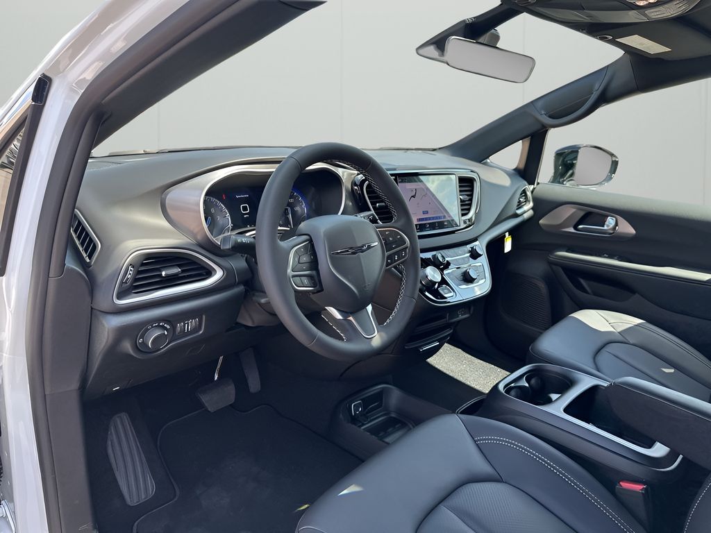 2026 Chrysler Voyager LX photo 24