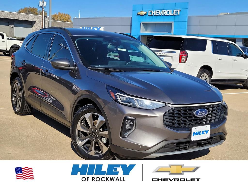 2023 Ford Escape Platinum's photo