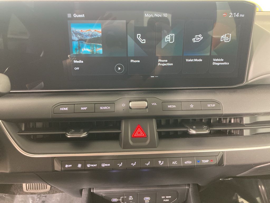 2025 Kia K4 LXS photo 2