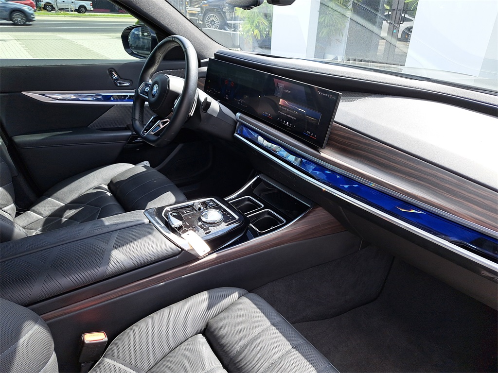 2023 Bmw 760i photo 32