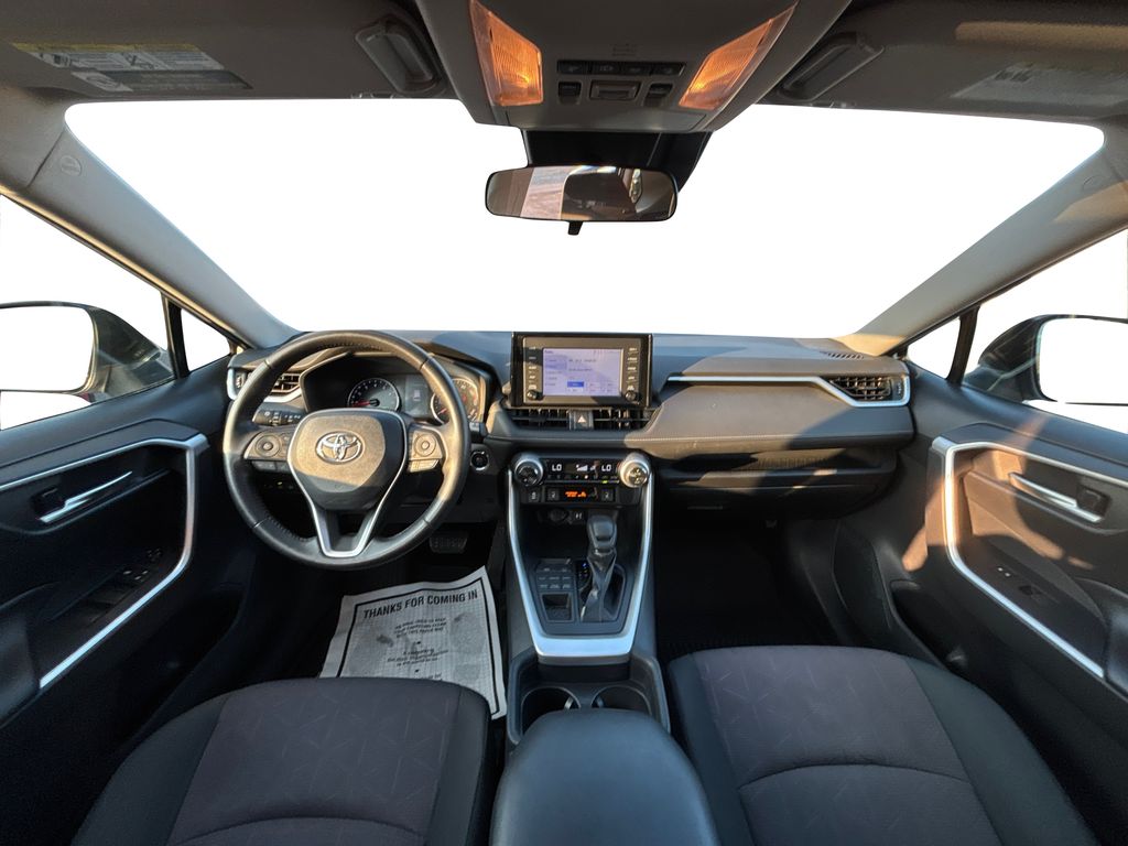2019 Toyota RAV4 XLE photo 16