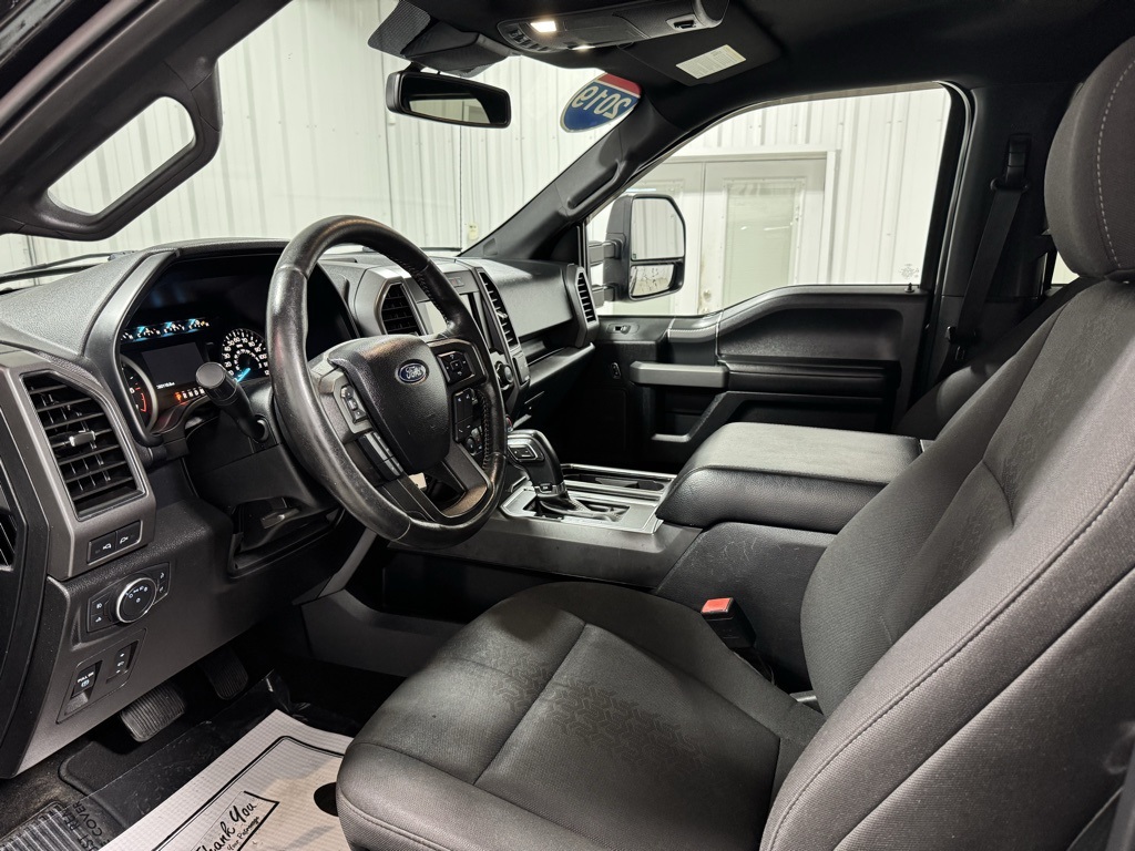 2019 Ford F-150 XLT photo 13