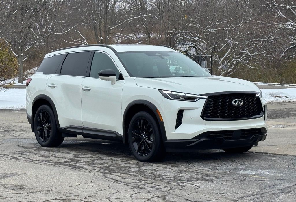 2025 INFINITI QX60 LUXE's photo